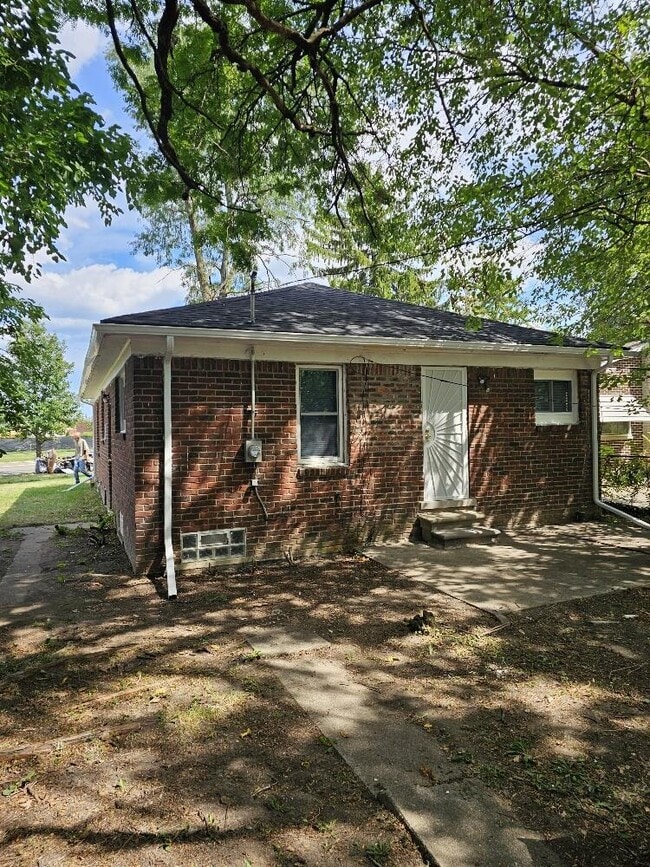 Building Photo - 5130 Outer Dr E