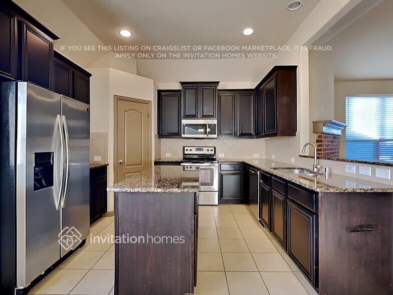 Building Photo - 1541 Salado Tr