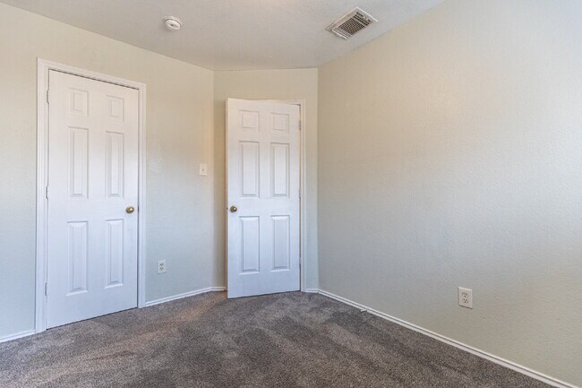 Building Photo - 2518 Paddle Creek