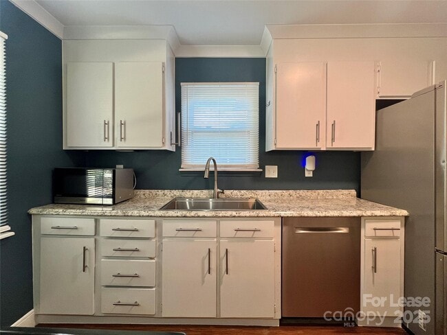 Building Photo - 1604 N Davidson St