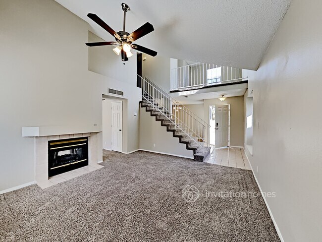 Building Photo - 1740 La Cruz Dr