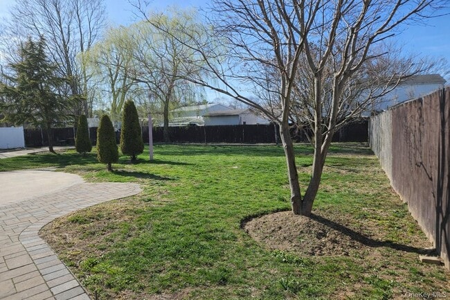 Building Photo - 56 Applegate Dr