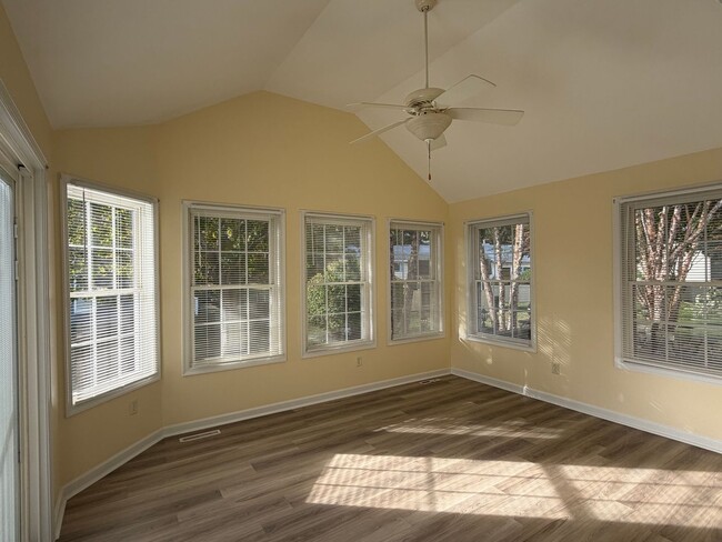 Building Photo - Single Story home in Overbrook Shores