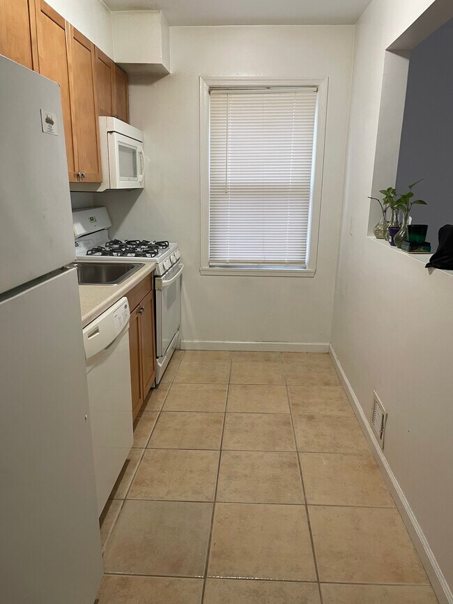 Building Photo - 2710 Fort Baker Dr SE