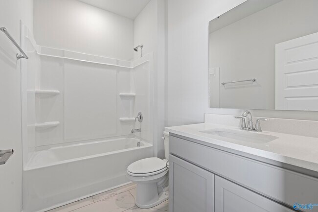 Building Photo - 247 Pennington Ave