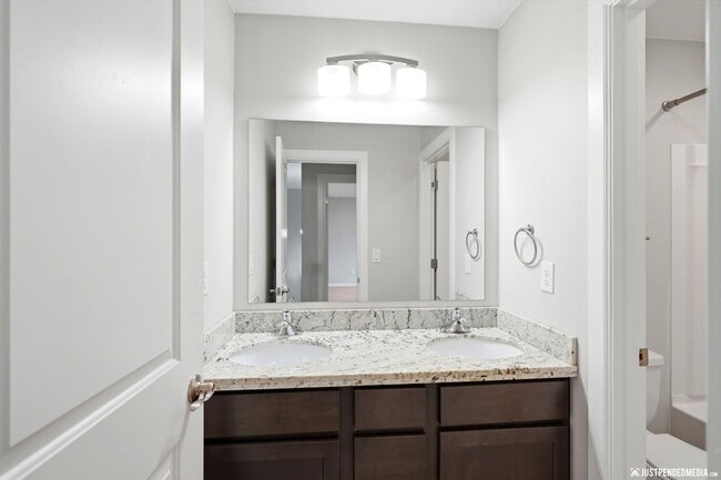 Building Photo - 1553 N Ravens Best Cir