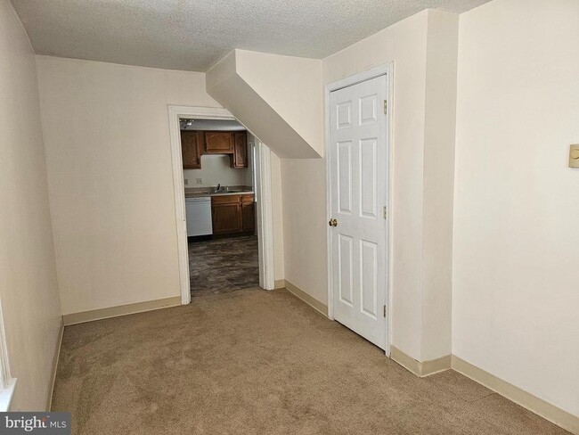 Building Photo - 258 Ringgold St