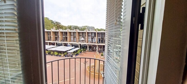 Building Photo - Cozy 1 Bed 1 Bath Unit With Gorgeous Views In Historic Lake Anne Of Reston