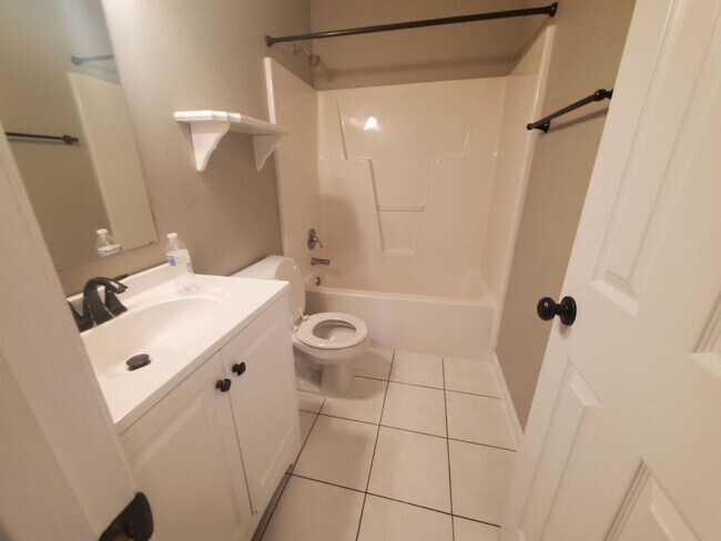 Building Photo - 21 Candler Ct