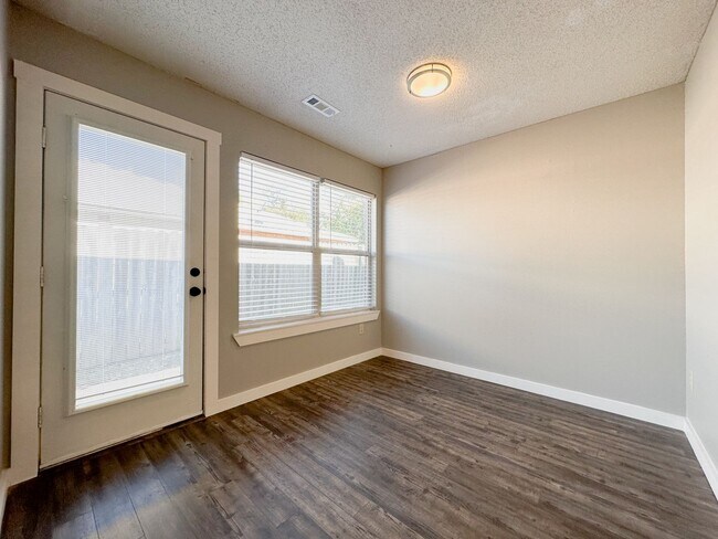 Building Photo - 1444-1446 N Dawn Drive