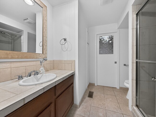 Building Photo - 16711 NE 18th St