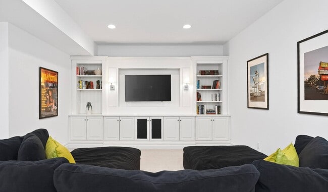 Building Photo - 50 Osborne Ln