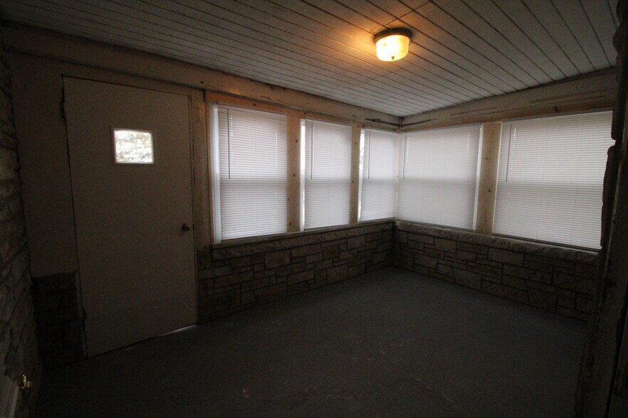 Building Photo - 7800 W Forest Home Ave