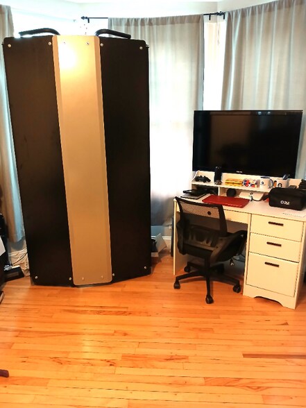 Building Photo - 5023 Spruce St