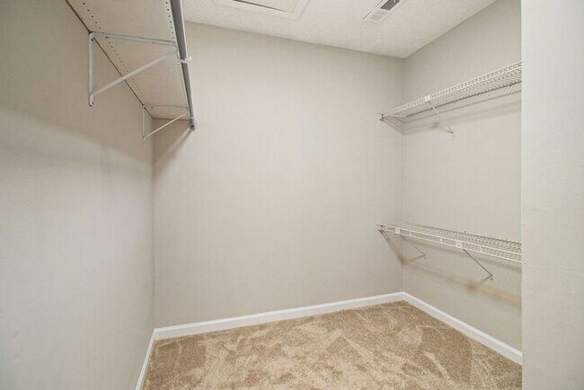 Building Photo - Fully Renovated 3BR/2BA Condo in Decatur!