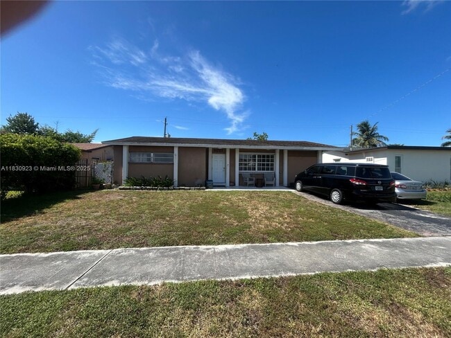 Building Photo - 11721 NW 32nd Manor