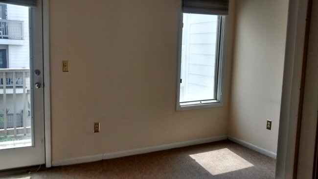 Building Photo - 1305 Wertland St