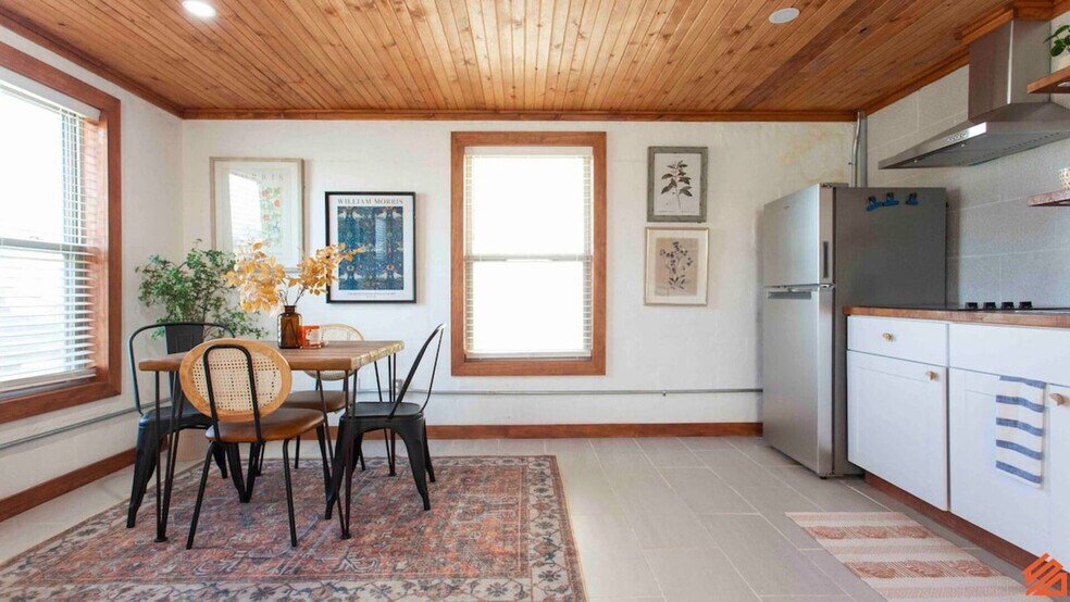 Building Photo - 227 S Hudson St