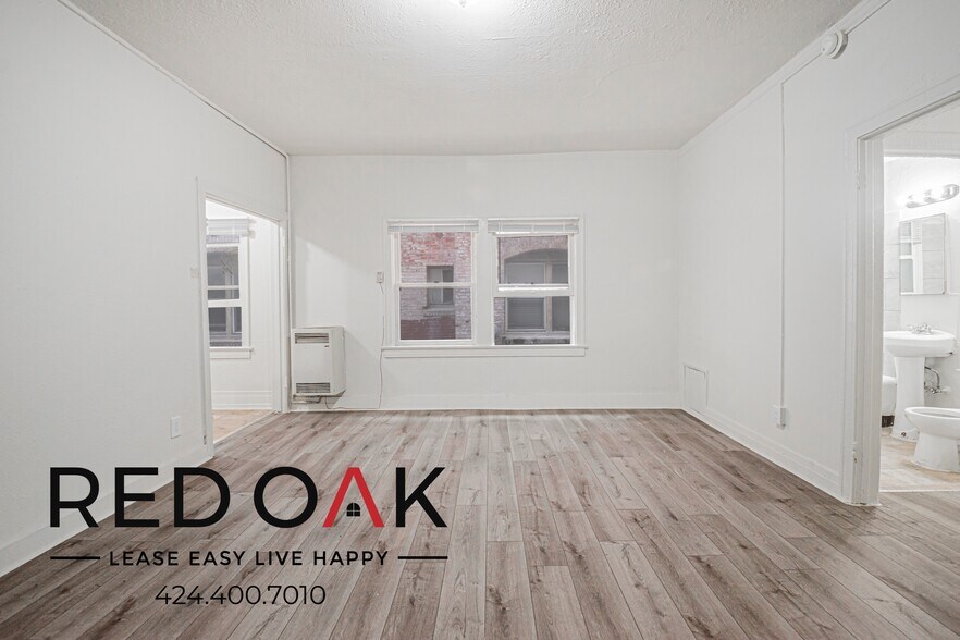 Building Photo - 246 S Kenmore Ave