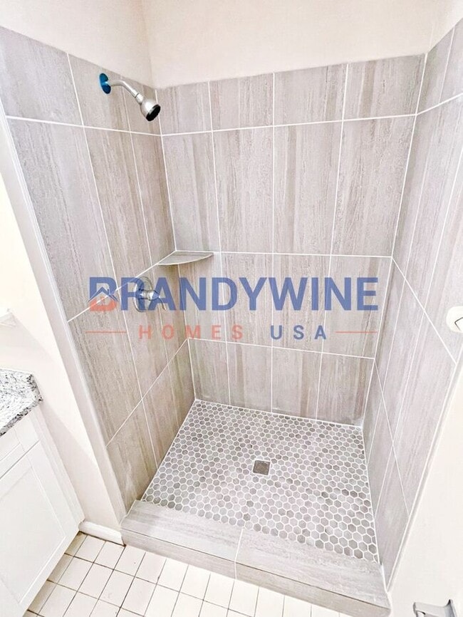 Building Photo - Happy New Year! Move in by 2/15 and get Ma...