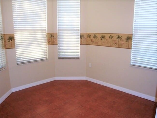 Building Photo - 2737 Tottenham Dr