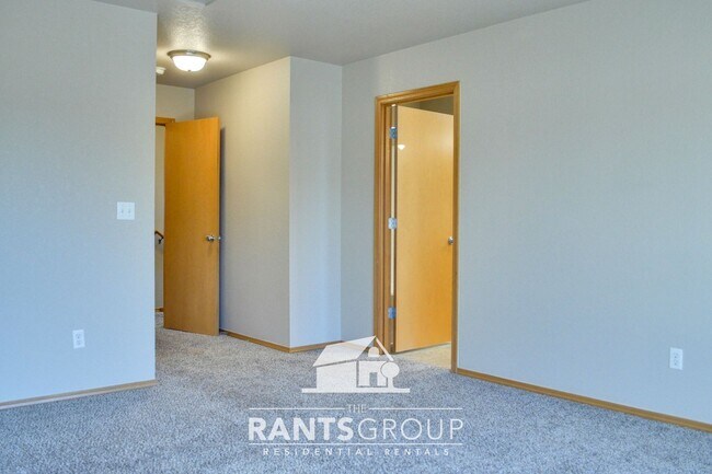 Building Photo - Low maintenance yard!