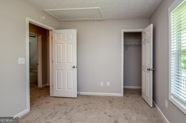 Building Photo - 315 Hunters Trce