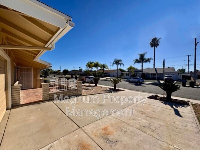 Building Photo - 29820 Thornhill Dr