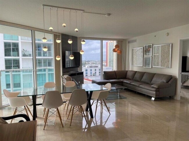 Primary Photo - 250 Sunny Isles Blvd