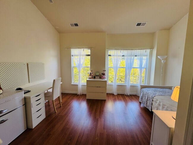 Building Photo - 43447 Blair Park Square