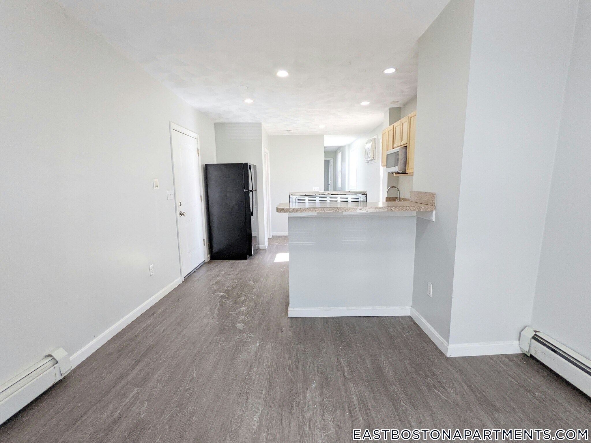 Building Photo - 329 Paris St