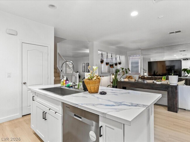 Building Photo - 7615 Paso Robles Ave