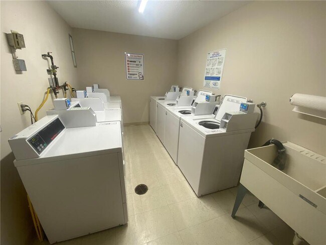 Building Photo - 7350 York Ave S