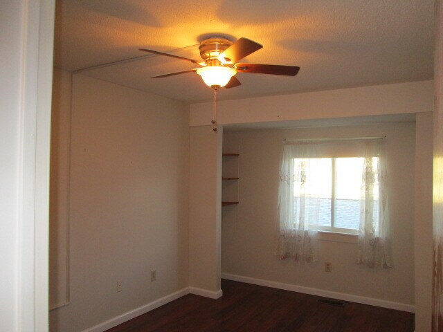 BEDROOM - 430 Thoreau St