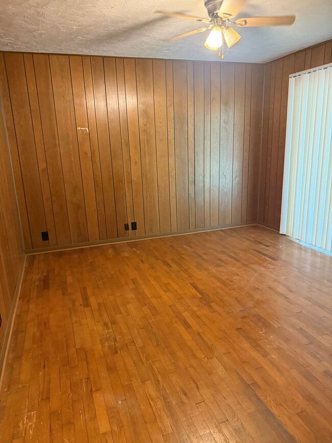 Building Photo - Sunrise Ranch