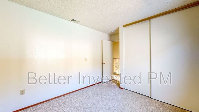 Building Photo - 657 Rinaldo St
