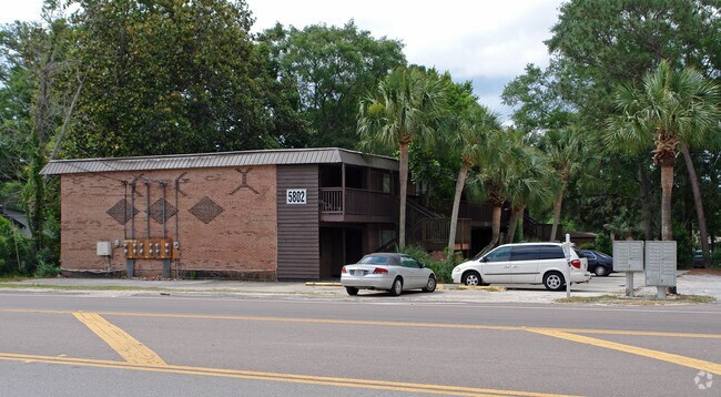 Building Photo - 5802 Sr-22