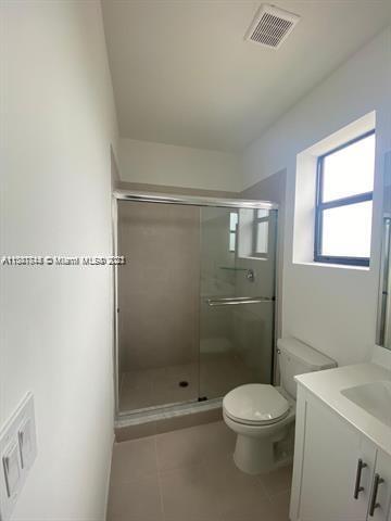 Building Photo - 575 NE 208th Terrace