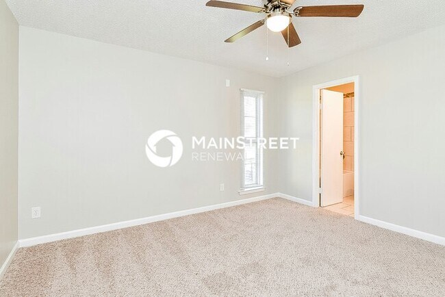 Building Photo - 3 Bedroom Pet-Friendly Home in Memphis, TN with Main Street Renewal