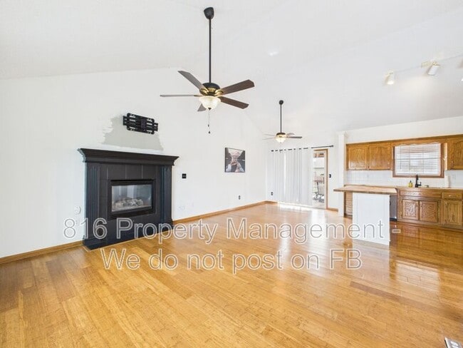 Building Photo - 1305 Aspen Dr