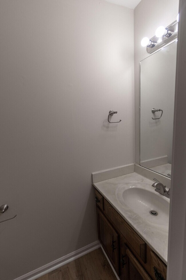 Building Photo - 1916 Mirtle Grove Ct