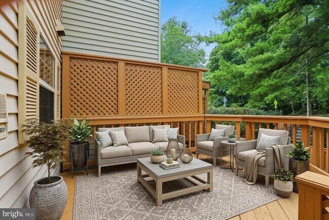Building Photo - 5834 Waterdale Ct