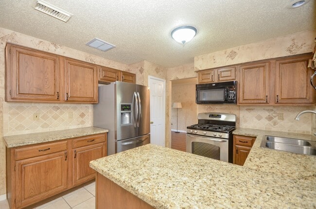 Building Photo - 8310 Hot Springs Dr