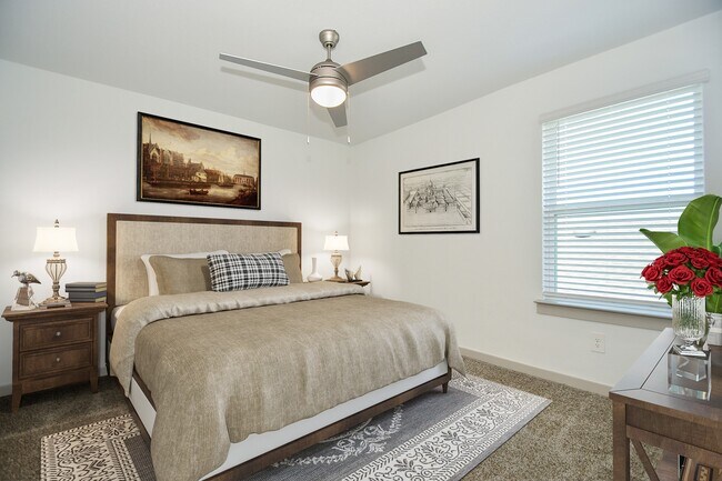 Building Photo - 8034 House bank Ln