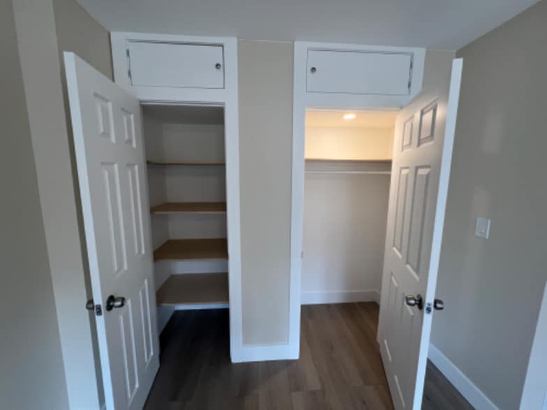 Building Photo - 61-60 69th Ln