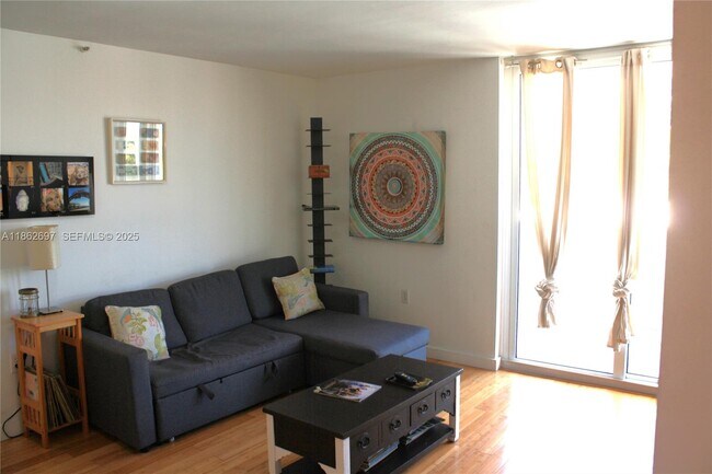 Building Photo - 1035 West Ave