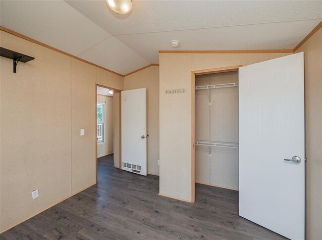Building Photo - 103 Mari Ln