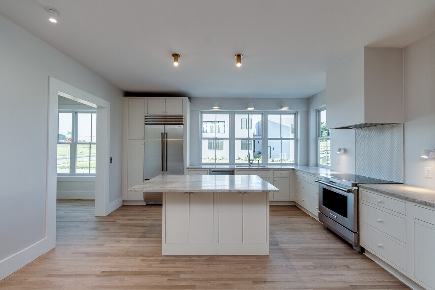 Building Photo - 4029 Serenbe St