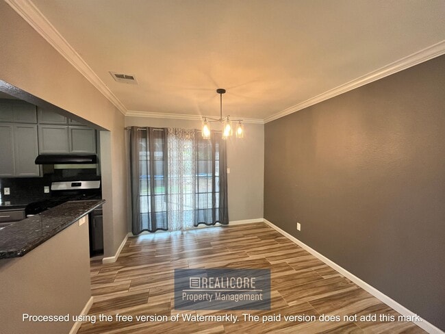 Building Photo - 3220 Parkside Dr