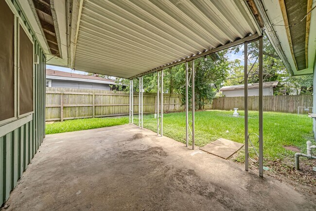 Building Photo - 3702 Malone Dr